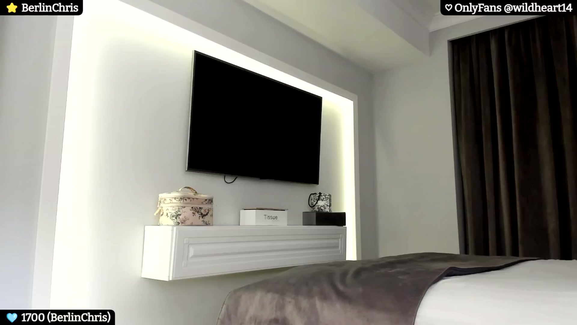 Gallery image thumbnail from Yveline's myfreecams stream on, 10/19/2024, 15:22 image 20 of 20
