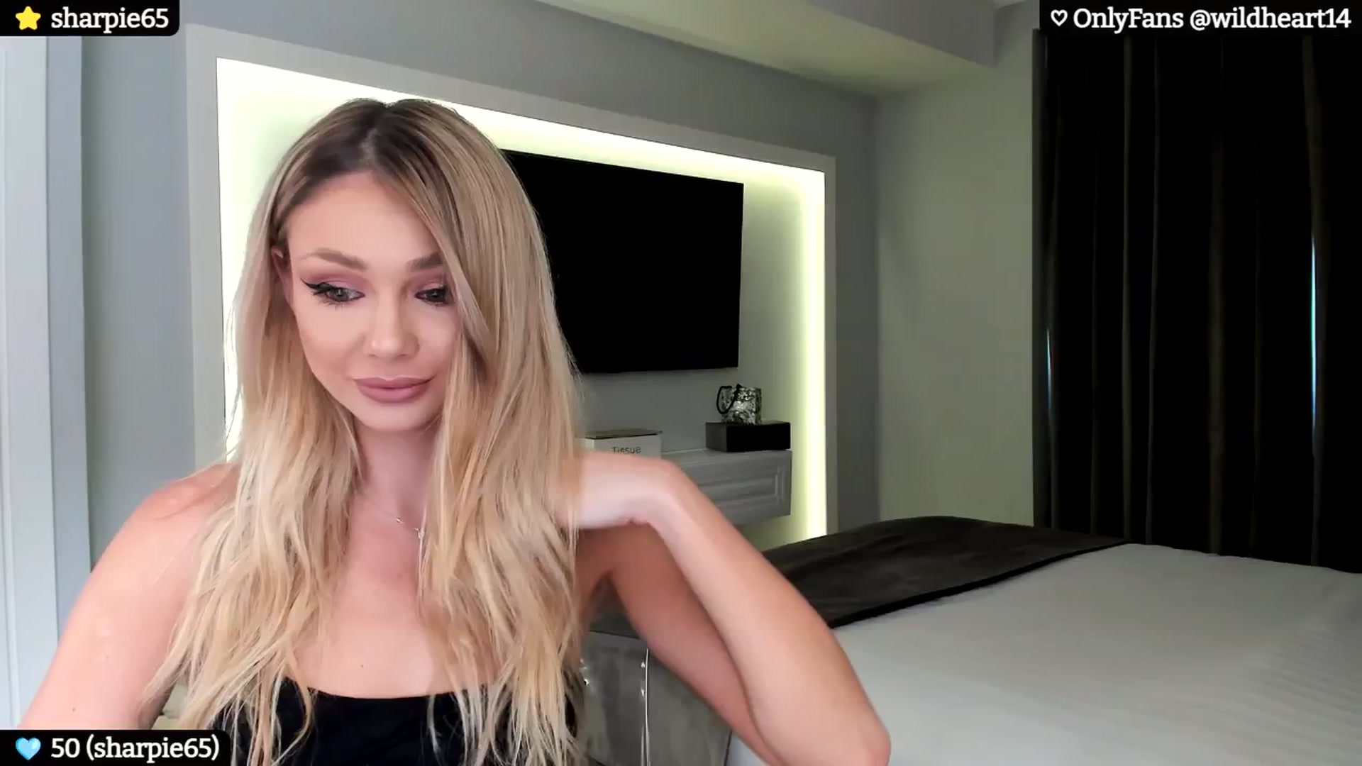 Gallery image thumbnail from Yveline's myfreecams stream on, 10/19/2024, 15:22 image 8 of 20