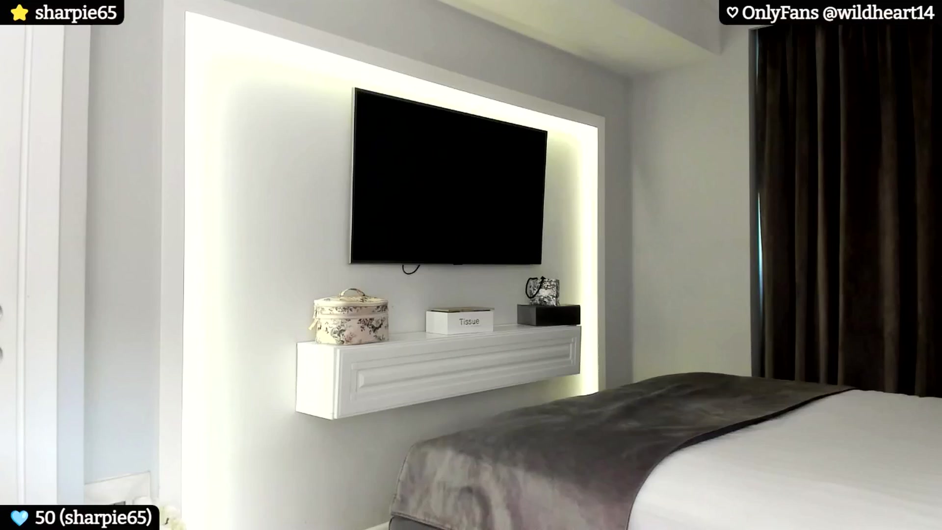 Gallery image thumbnail from Yveline's myfreecams stream on, 10/19/2024, 15:22 image 6 of 20