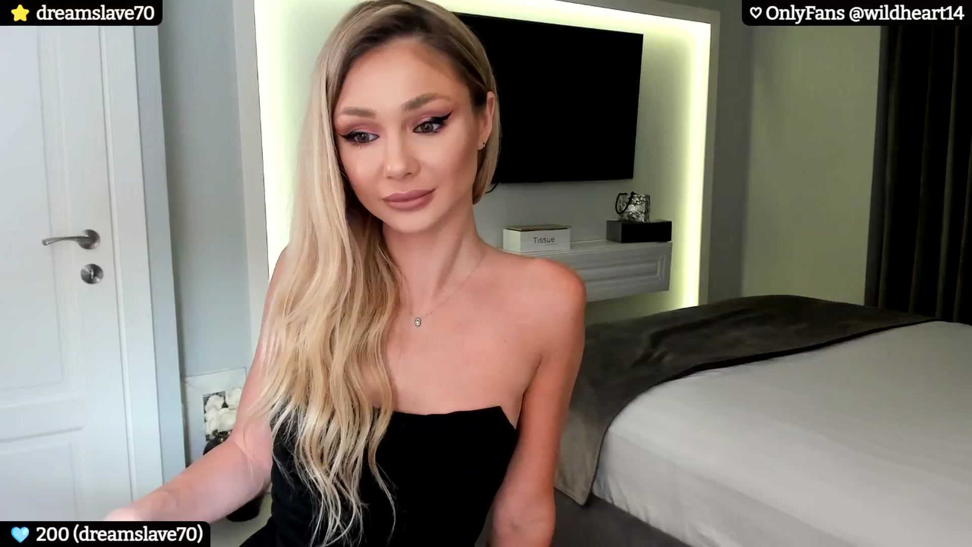 Gallery image thumbnail from Yveline's myfreecams stream on, 10/19/2024, 15:22 image 18 of 20