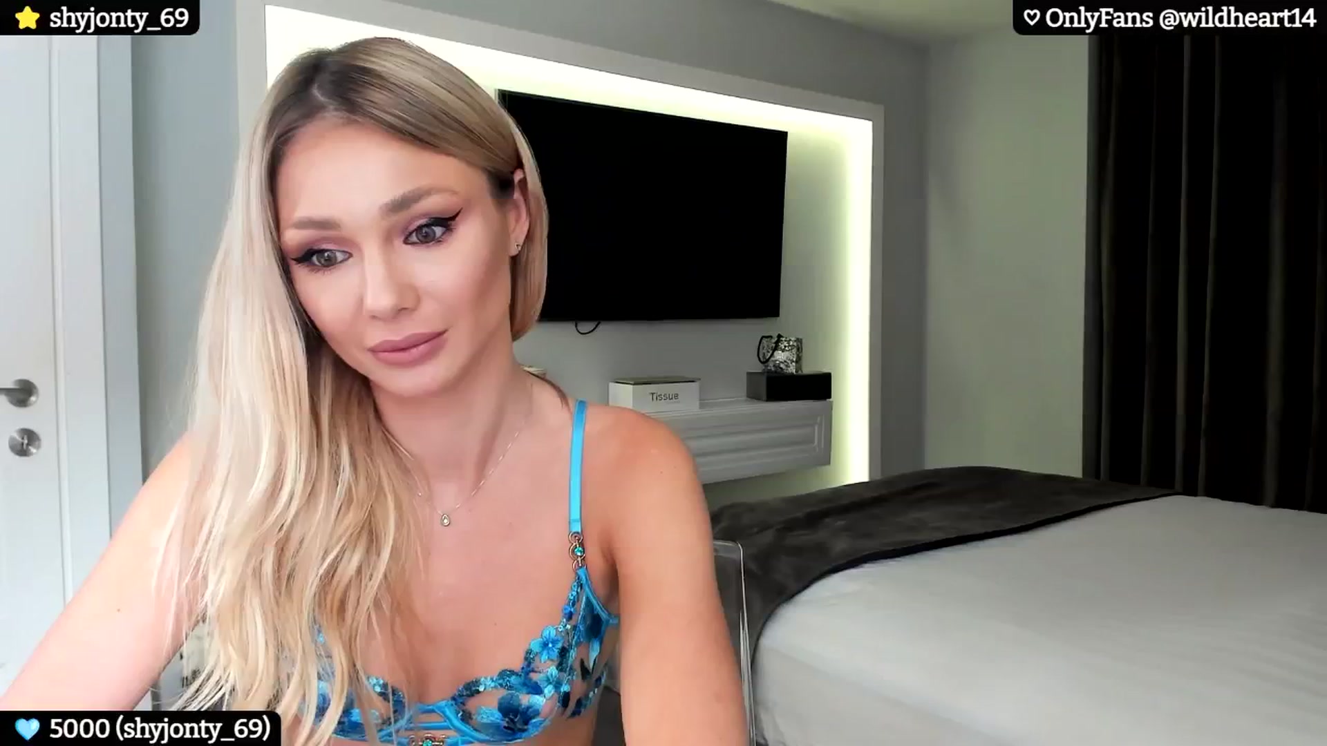 Gallery image thumbnail from Yveline's myfreecams stream on, 10/19/2024, 17:41 image 19 of 20