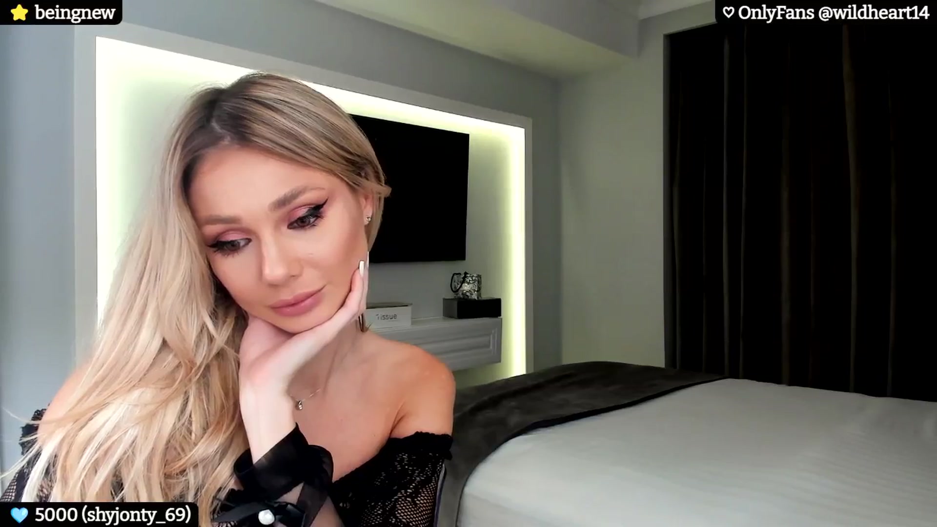 Gallery image thumbnail from Yveline's myfreecams stream on, 10/19/2024, 20:31 image 14 of 20
