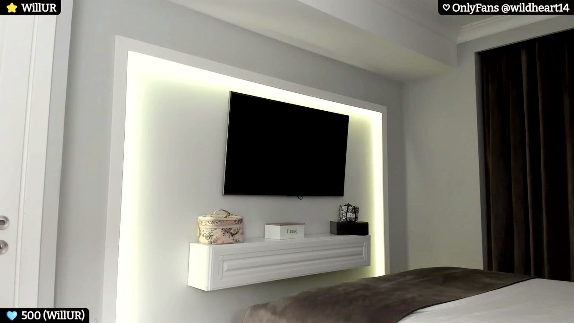 Gallery image thumbnail from Yveline's myfreecams stream on, 10/25/2024, 20:26 image 4 of 20