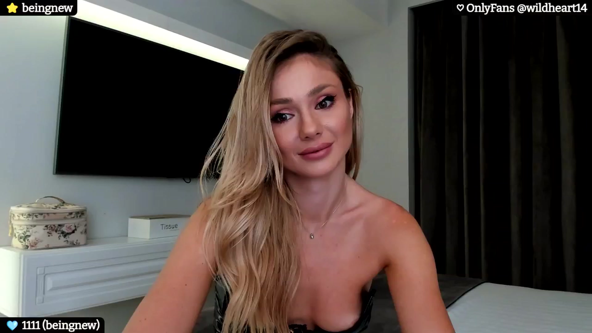 Gallery image thumbnail from Yveline's myfreecams stream on, 10/25/2024, 20:26 image 17 of 20