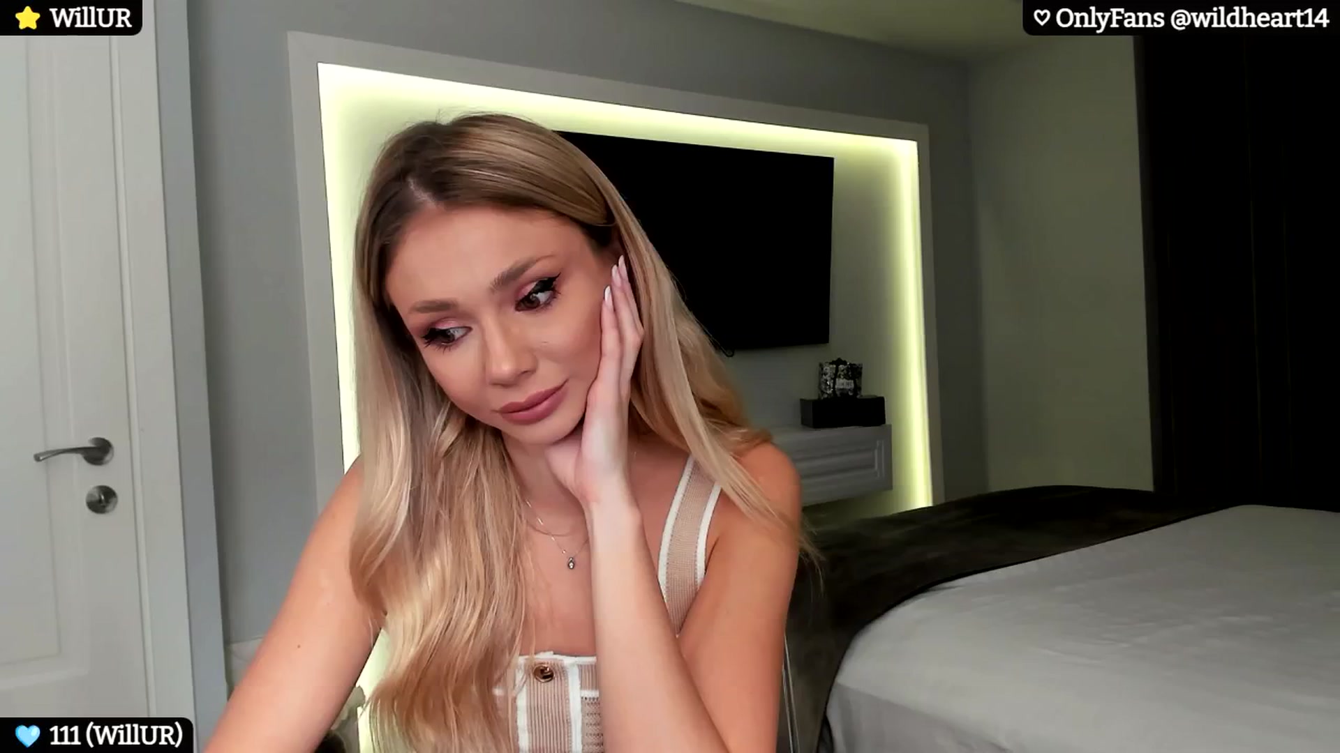 Gallery image thumbnail from Yveline's myfreecams stream on, 10/25/2024, 20:26 image 2 of 20