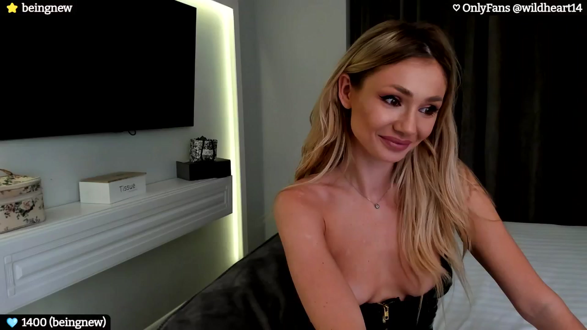 Gallery image thumbnail from Yveline's myfreecams stream on, 10/25/2024, 20:26 image 20 of 20