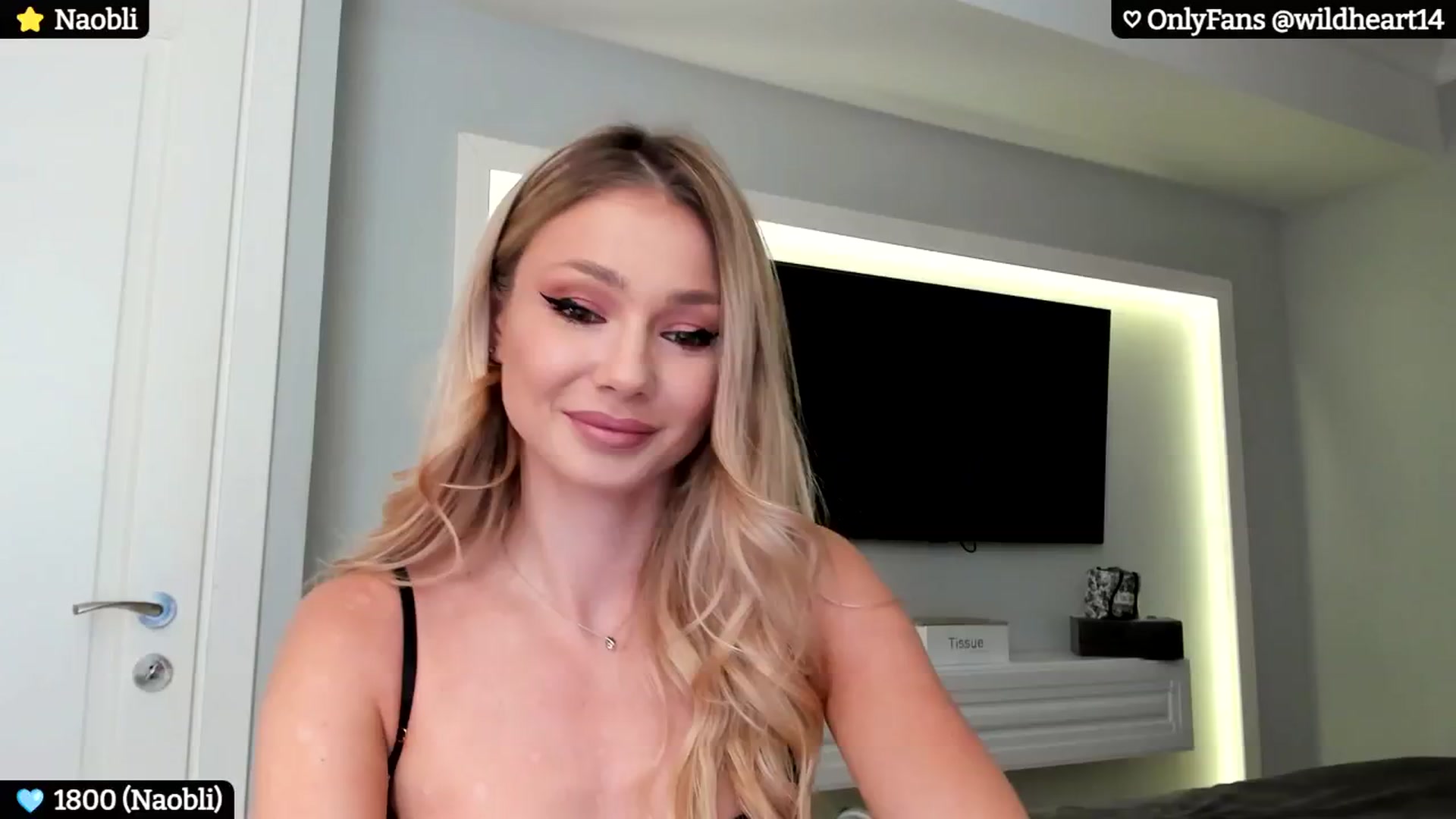 Gallery image thumbnail from Yveline's myfreecams stream on, 10/27/2024, 14:10 image 13 of 20