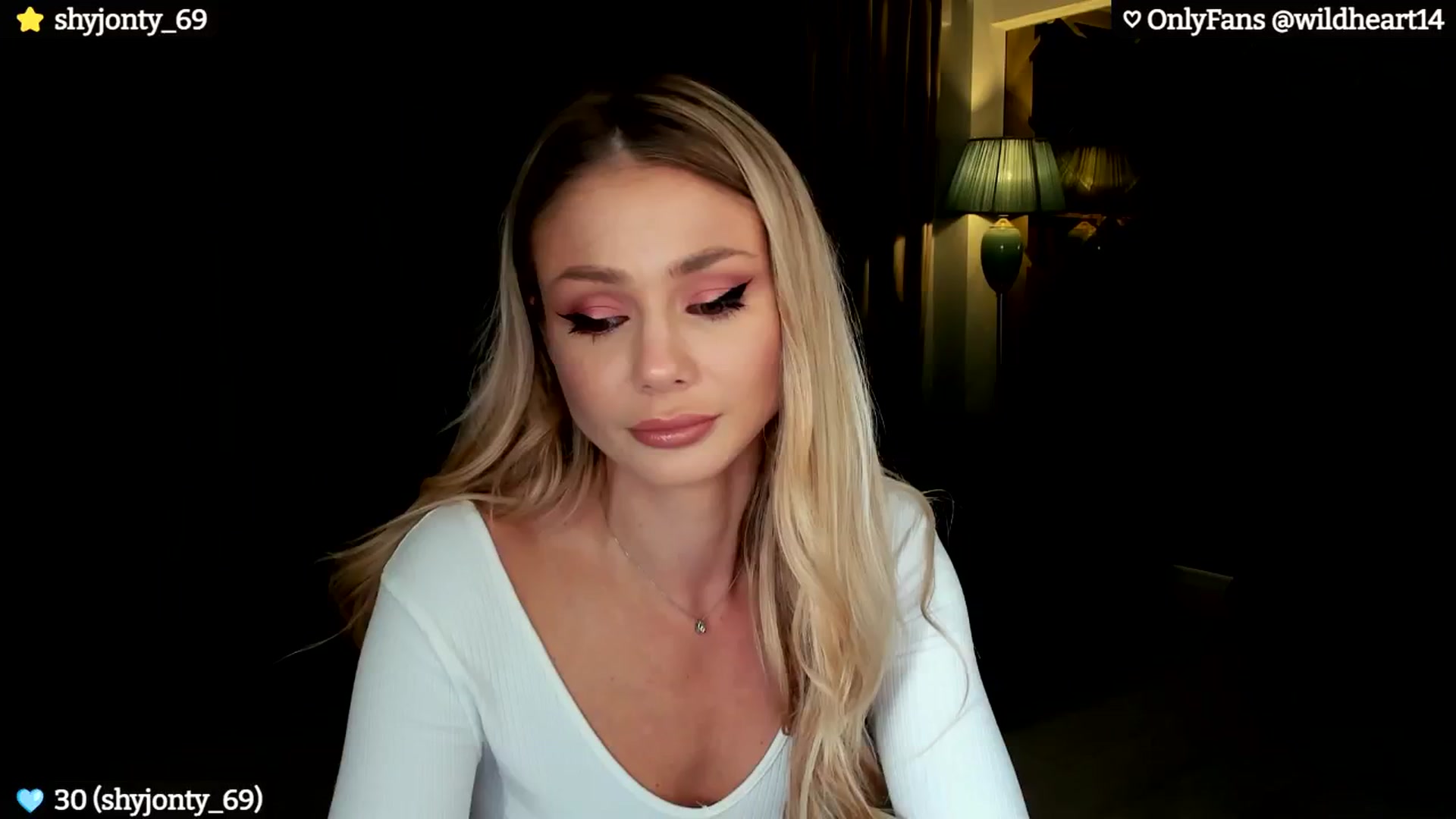 Gallery image thumbnail from Yveline's myfreecams stream on, 10/28/2024, 22:25 image 2 of 20