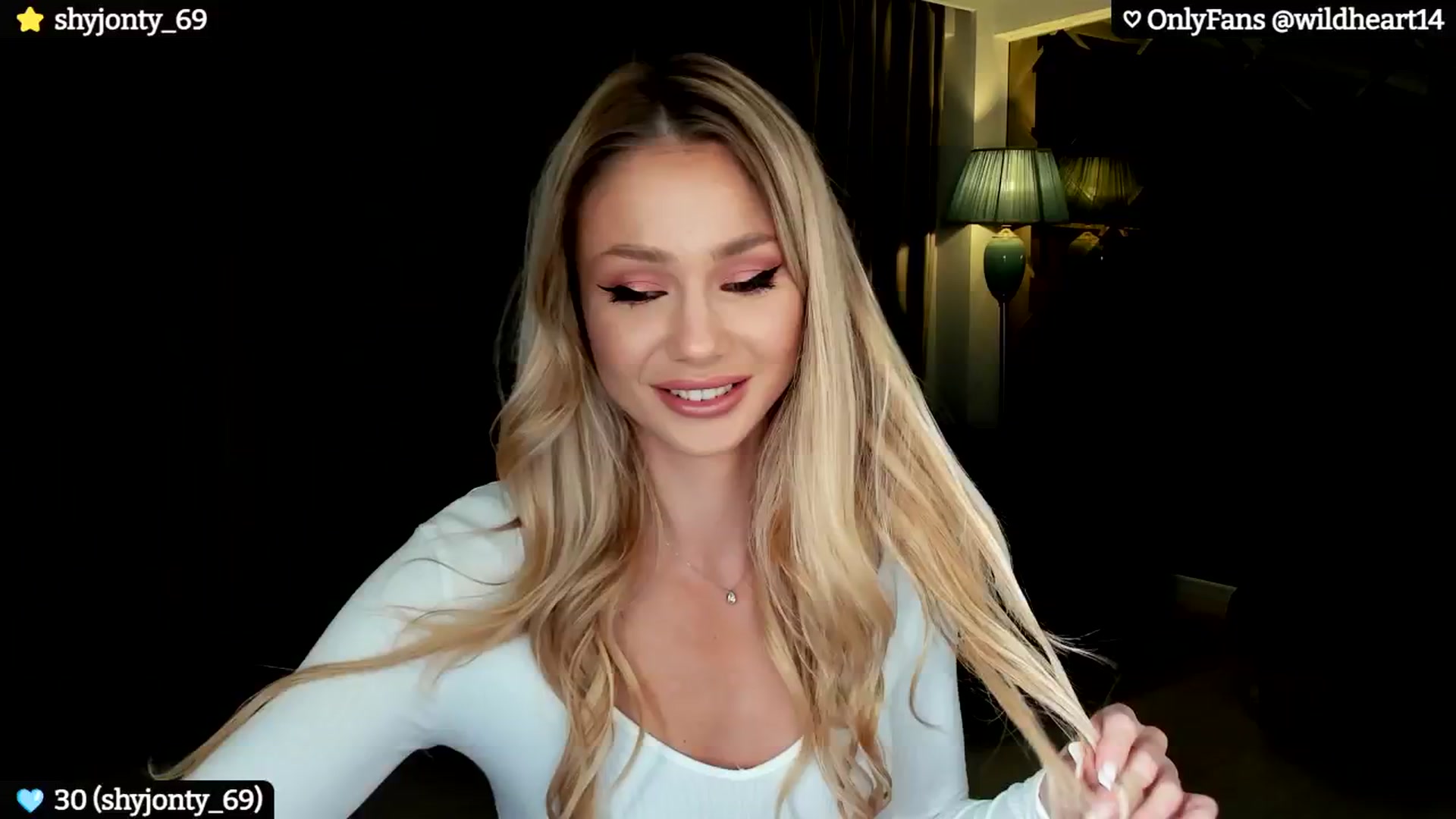 Gallery image thumbnail from Yveline's myfreecams stream on, 10/28/2024, 22:25 image 3 of 20