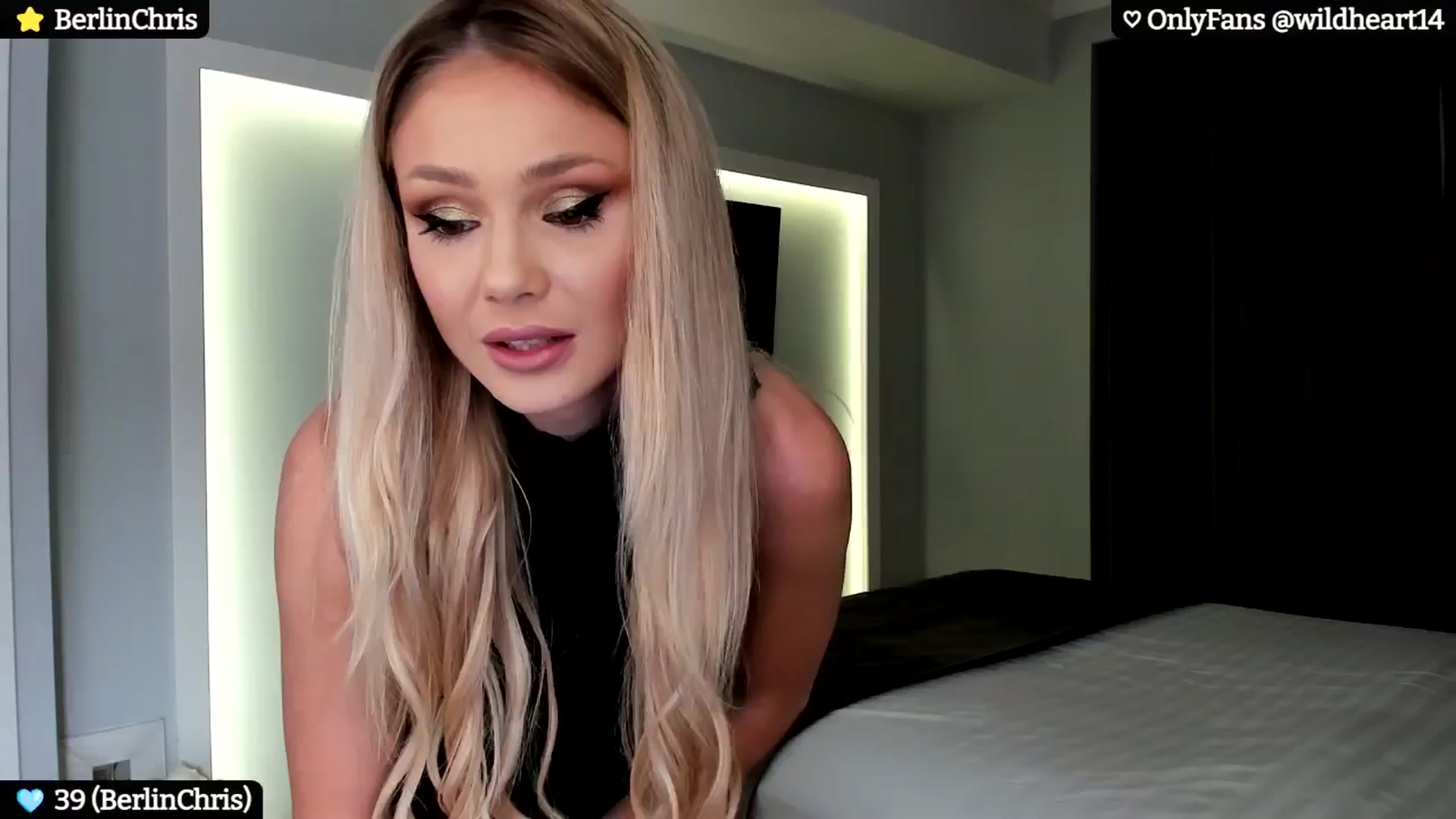 Gallery image thumbnail from Yveline's myfreecams stream on, 11/03/2024, 17:25 image 4 of 20