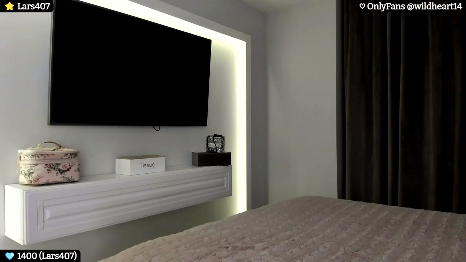 Gallery image thumbnail from Yveline's myfreecams stream on, 11/12/2024, 20:35 image 18 of 20