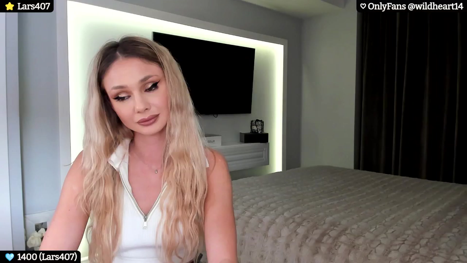 Gallery image thumbnail from Yveline's myfreecams stream on, 11/12/2024, 20:35 image 3 of 20