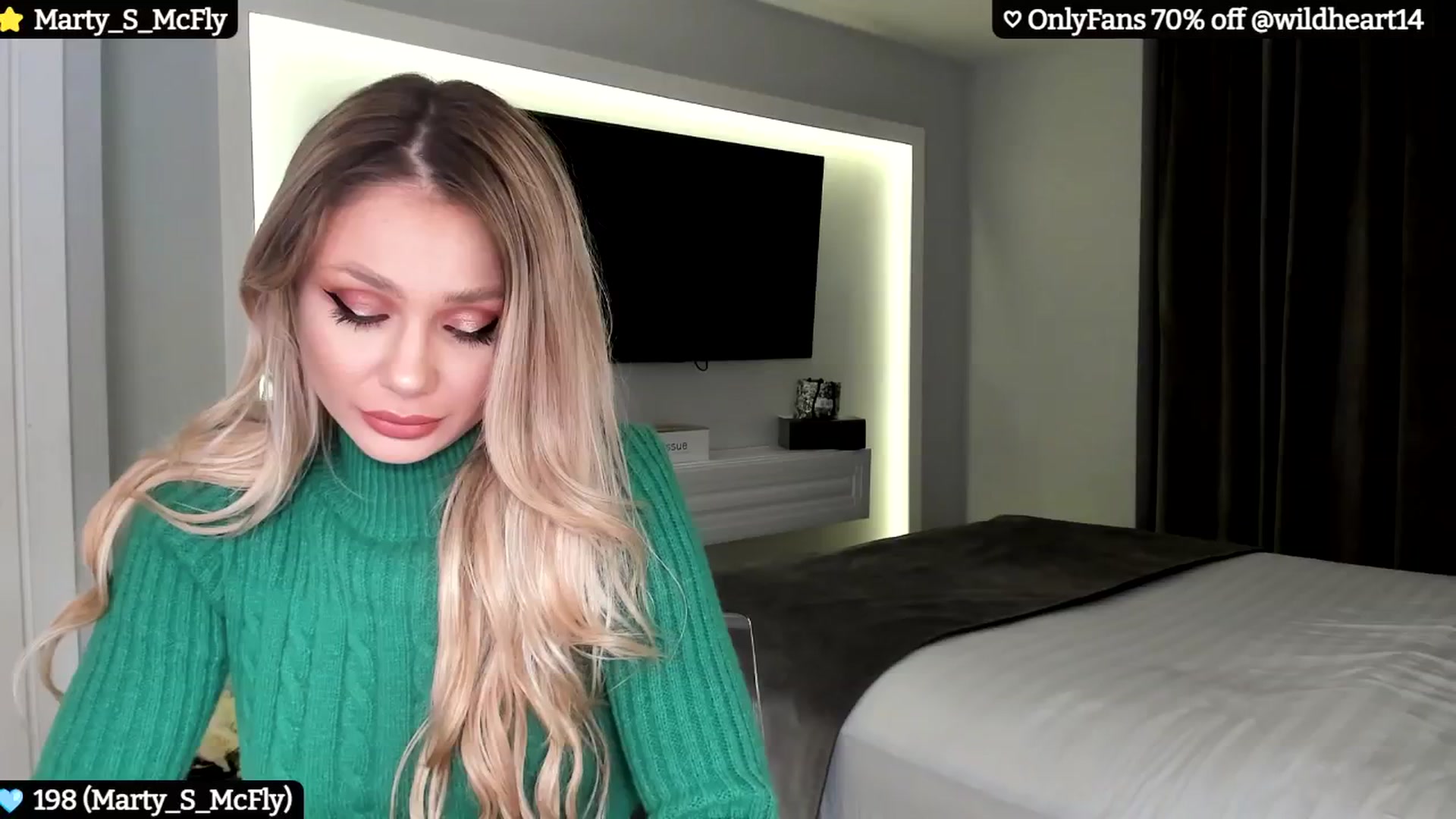 Gallery image thumbnail from Yveline's myfreecams stream on, 11/19/2024, 20:12 image 11 of 20