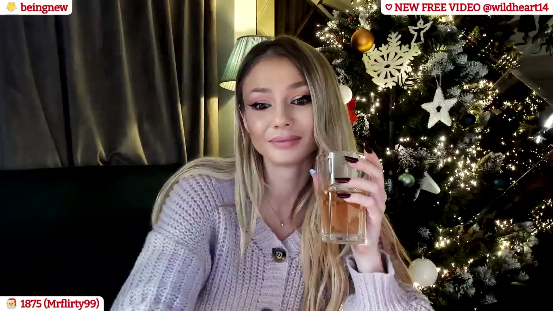 Gallery image thumbnail from Yveline's myfreecams stream on, 12/01/2024, 21:39 image 10 of 20