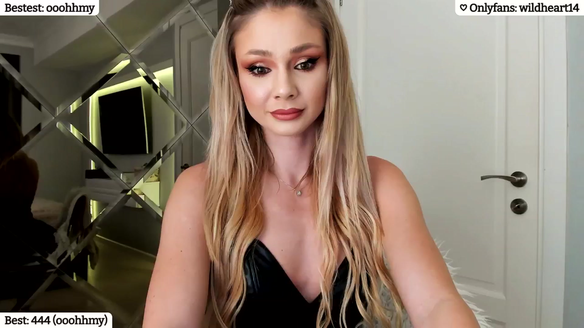 Gallery image thumbnail from Yveline's myfreecams stream on, 01/09/2025, 23:31 image 2 of 20