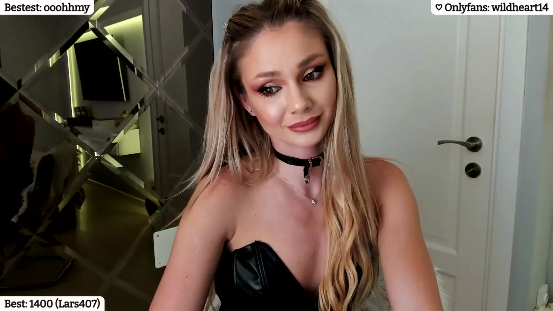 Gallery image thumbnail from Yveline's myfreecams stream on, 01/09/2025, 23:31 image 16 of 20