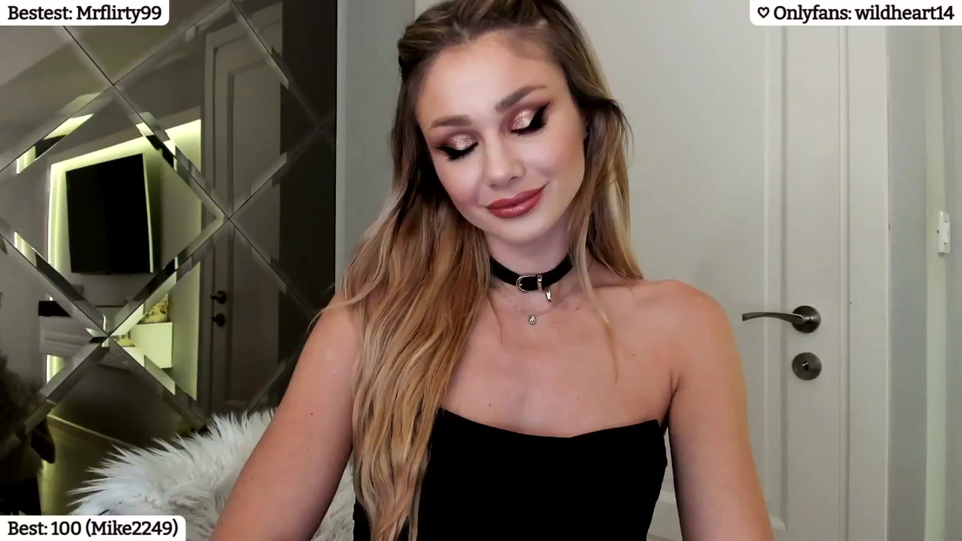 Gallery image thumbnail from Yveline's myfreecams stream on, 01/10/2025, 23:28 image 7 of 20