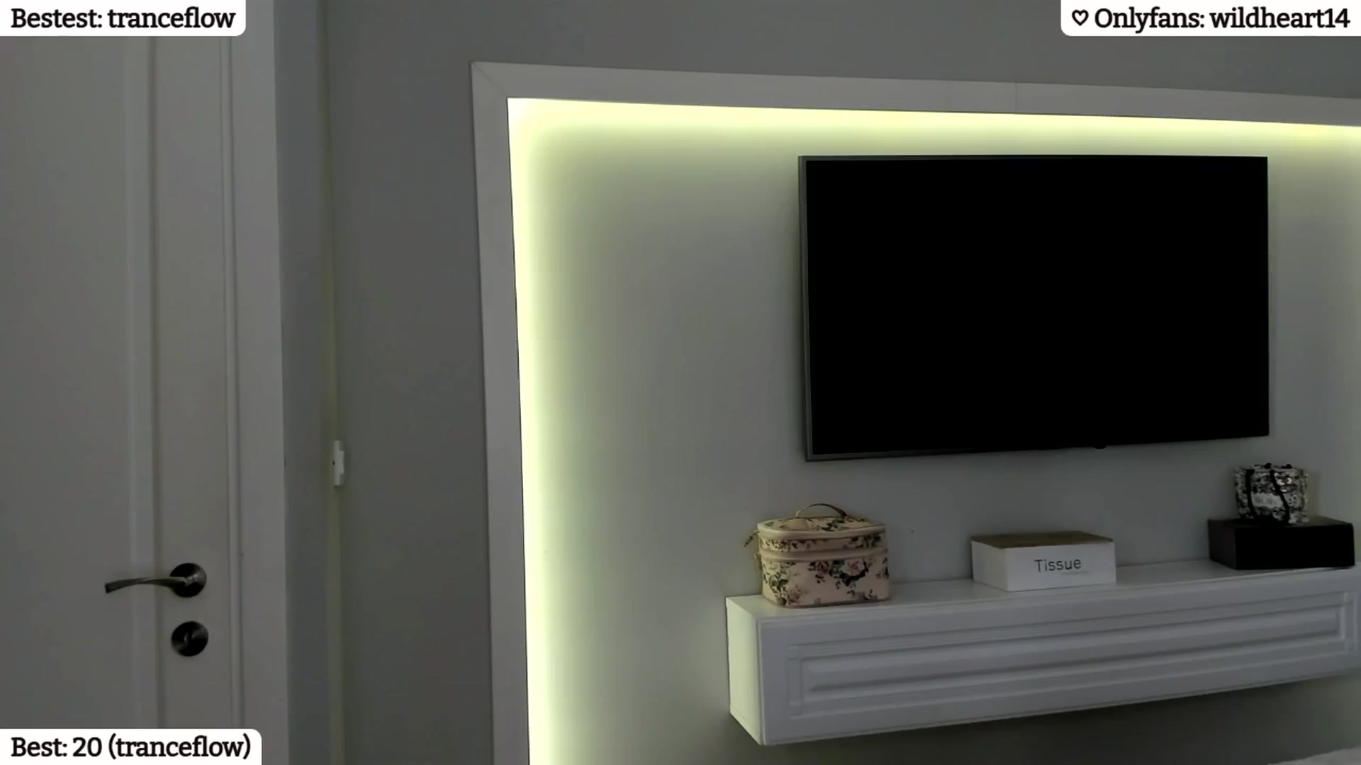 Gallery image thumbnail from Yveline's myfreecams stream on, 01/13/2025, 19:44 image 10 of 20