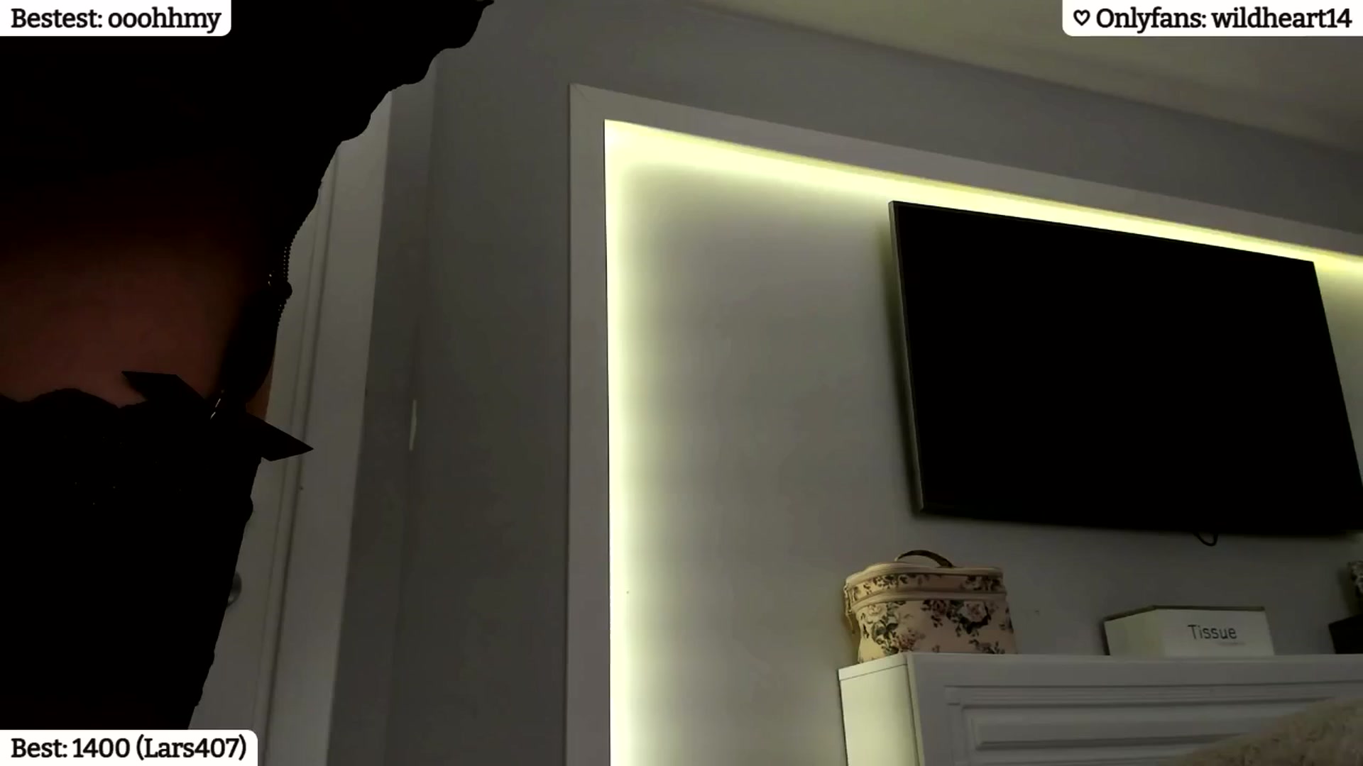 Gallery image thumbnail from Yveline's myfreecams stream on, 01/19/2025, 24:30 image 4 of 20