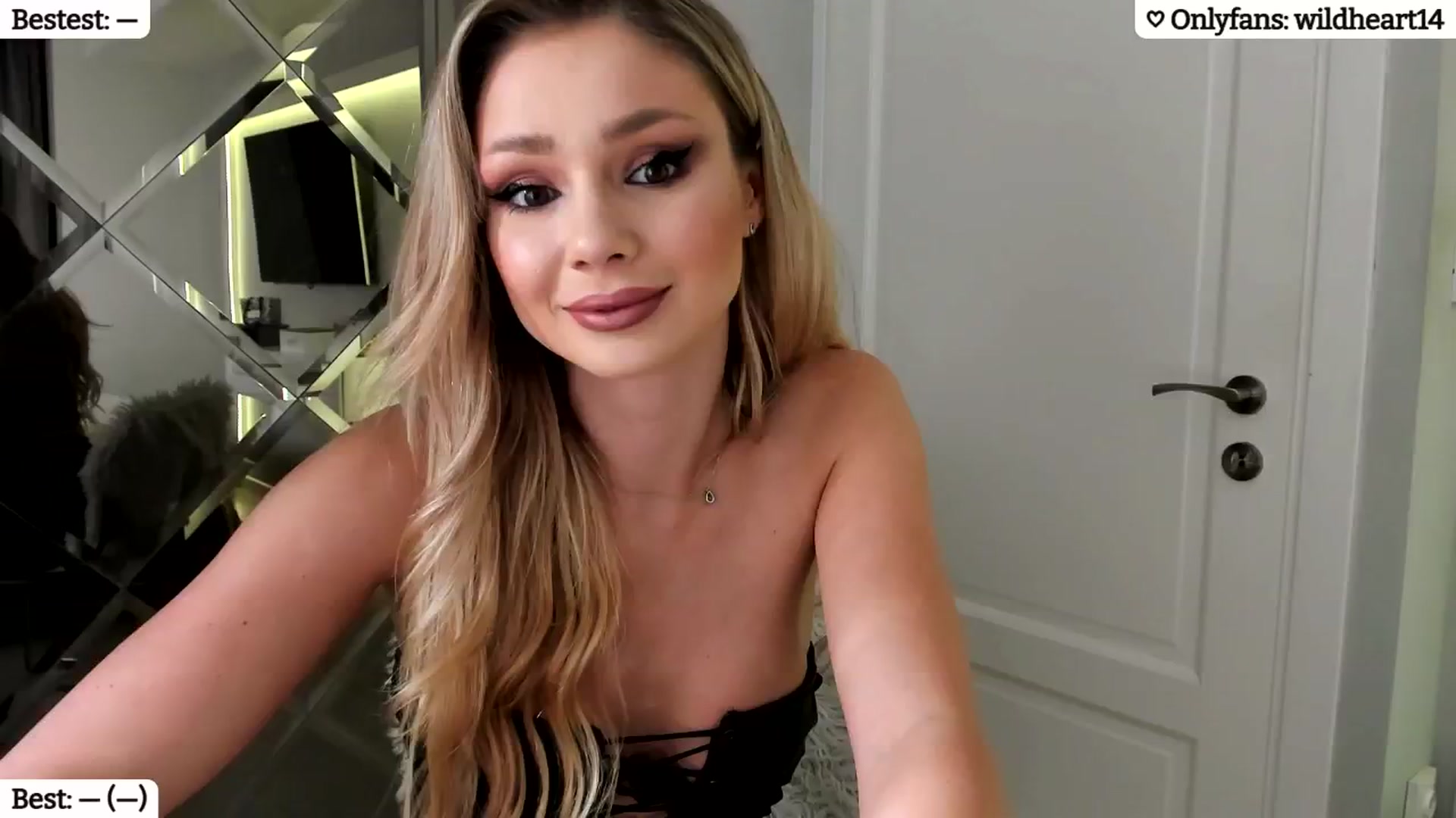 Gallery image thumbnail from Yveline's myfreecams stream on, 01/19/2025, 17:20 image 2 of 20