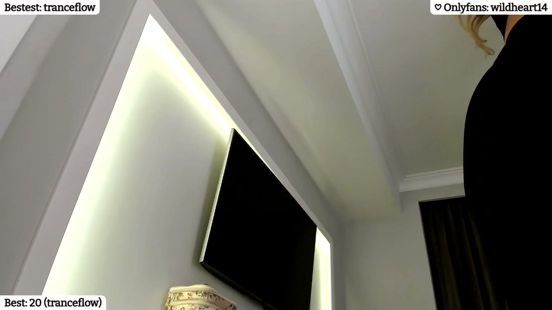 Gallery image thumbnail from Yveline's myfreecams stream on, 01/21/2025, 21:30 image 2 of 20
