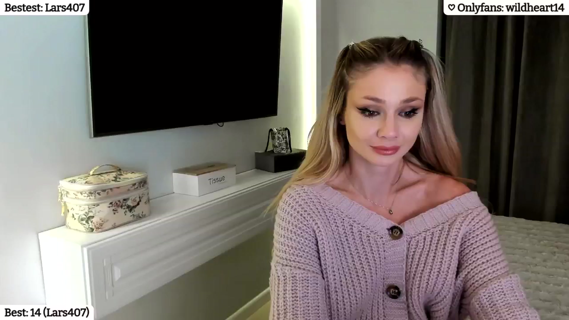Gallery image thumbnail from Yveline's myfreecams stream on, 01/23/2025, 22:41 image 5 of 20