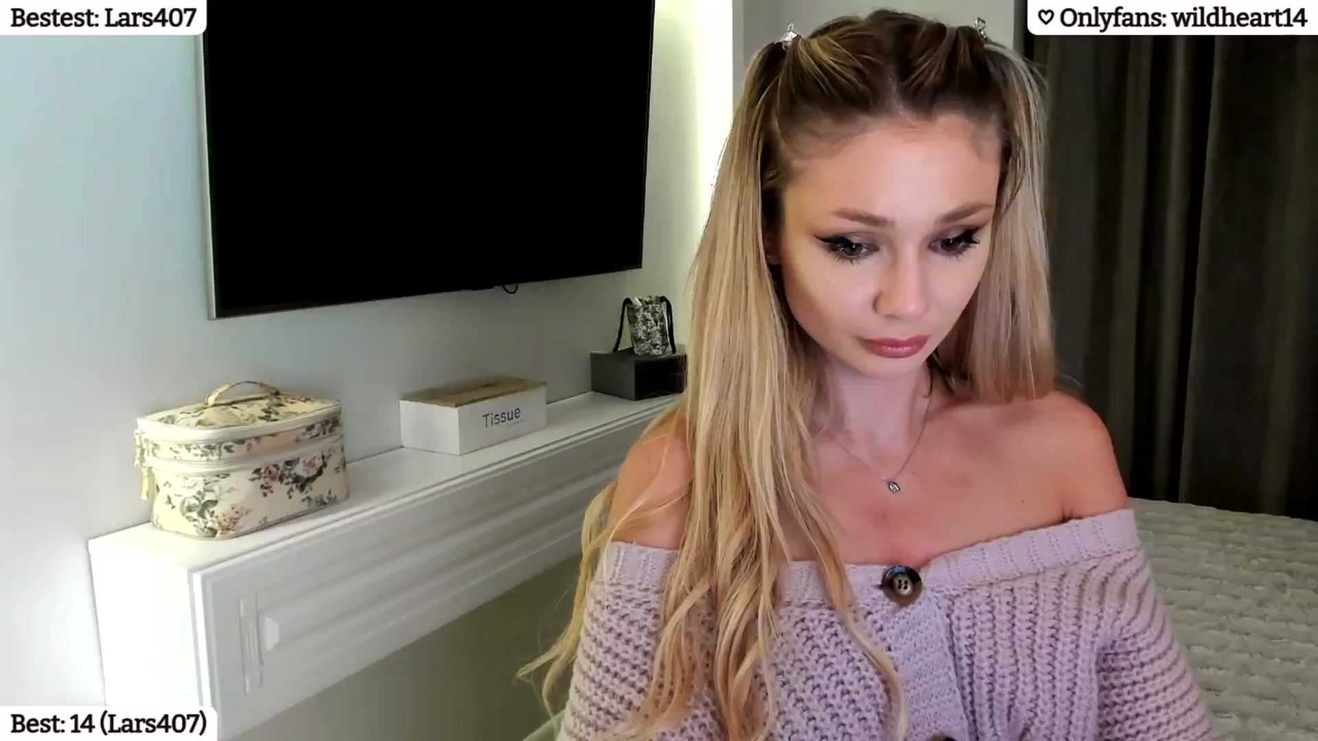 Gallery image thumbnail from Yveline's myfreecams stream on, 01/23/2025, 22:41 image 6 of 20