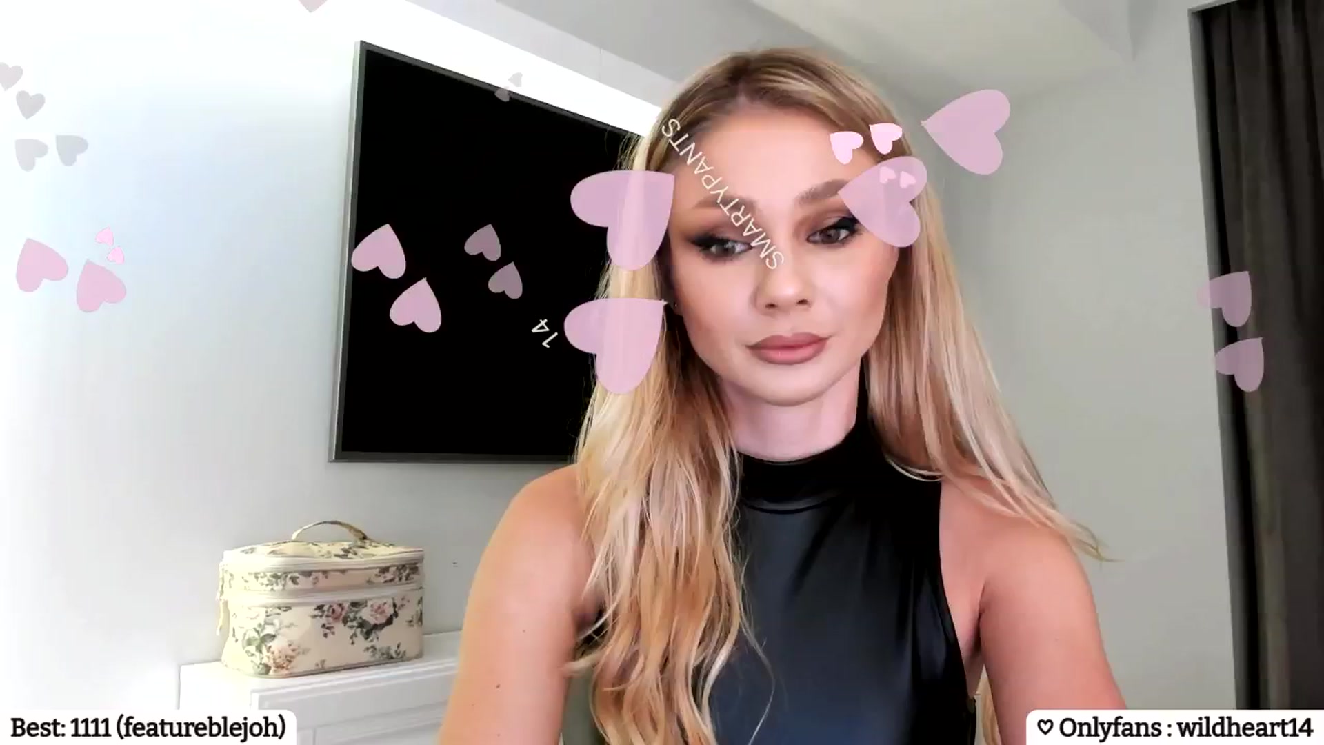 Gallery image thumbnail from Yveline's myfreecams stream on, 01/26/2025, 18:23 image 17 of 20