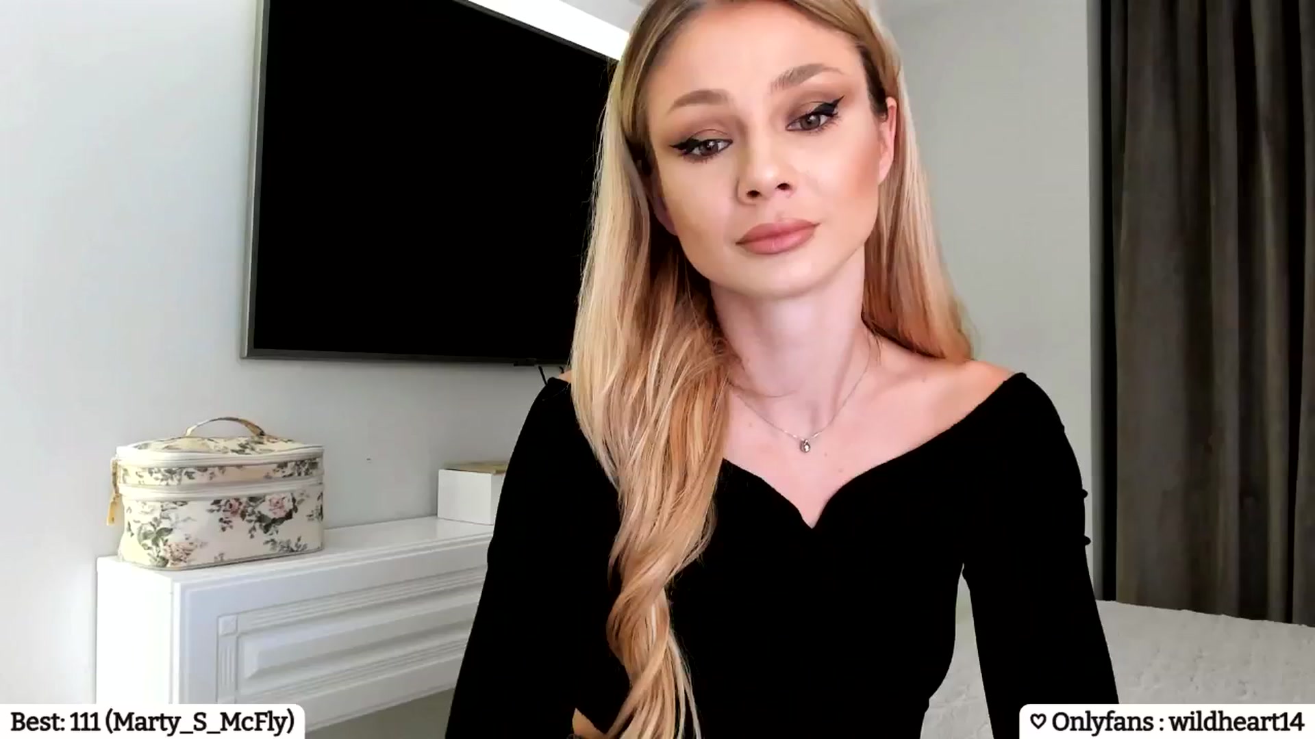 Gallery image thumbnail from Yveline's myfreecams stream on, 01/29/2025, 22:38 image 3 of 20