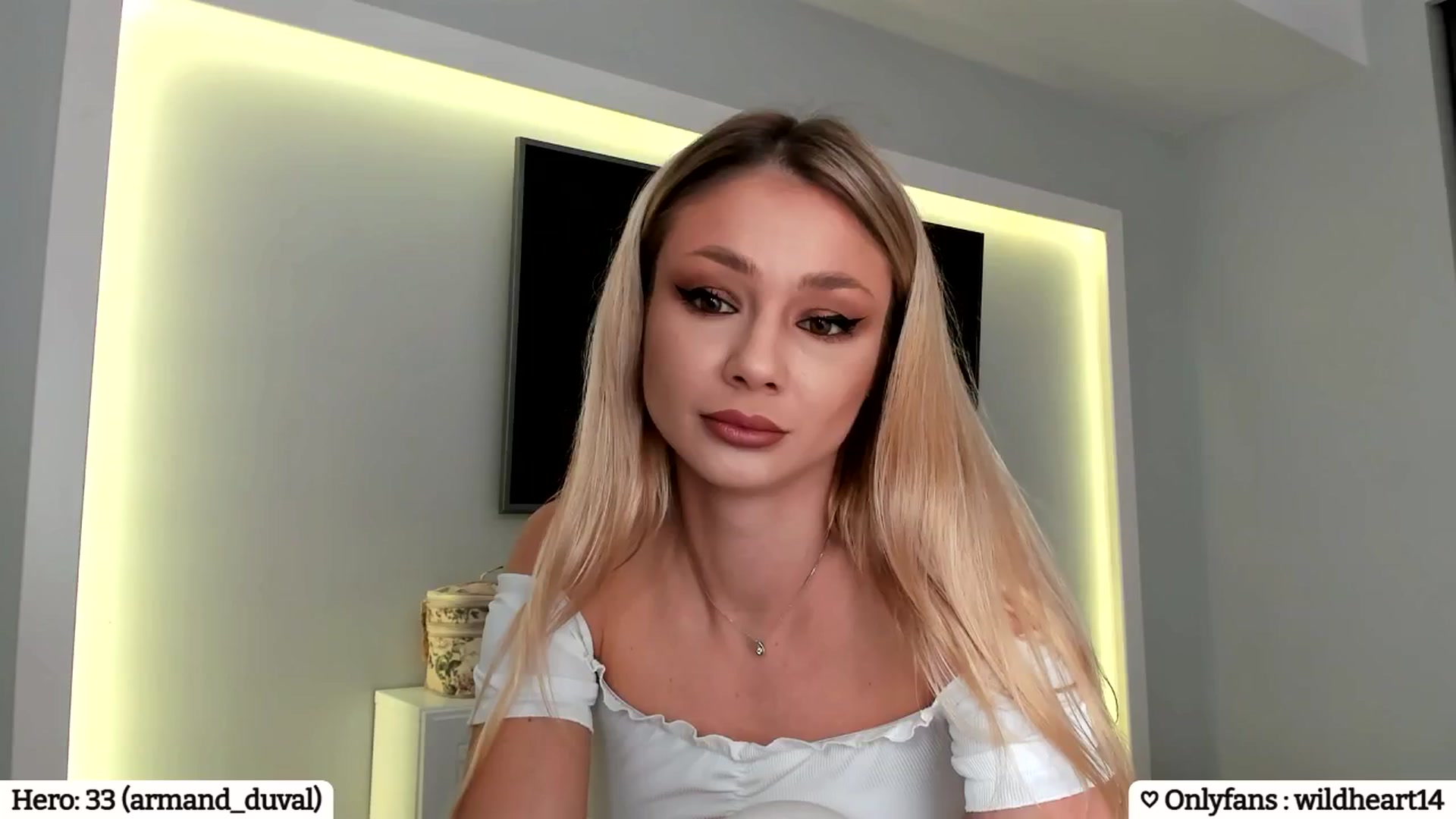 Gallery image thumbnail from Yveline's myfreecams stream on, 02/06/2025, 16:21 image 17 of 20