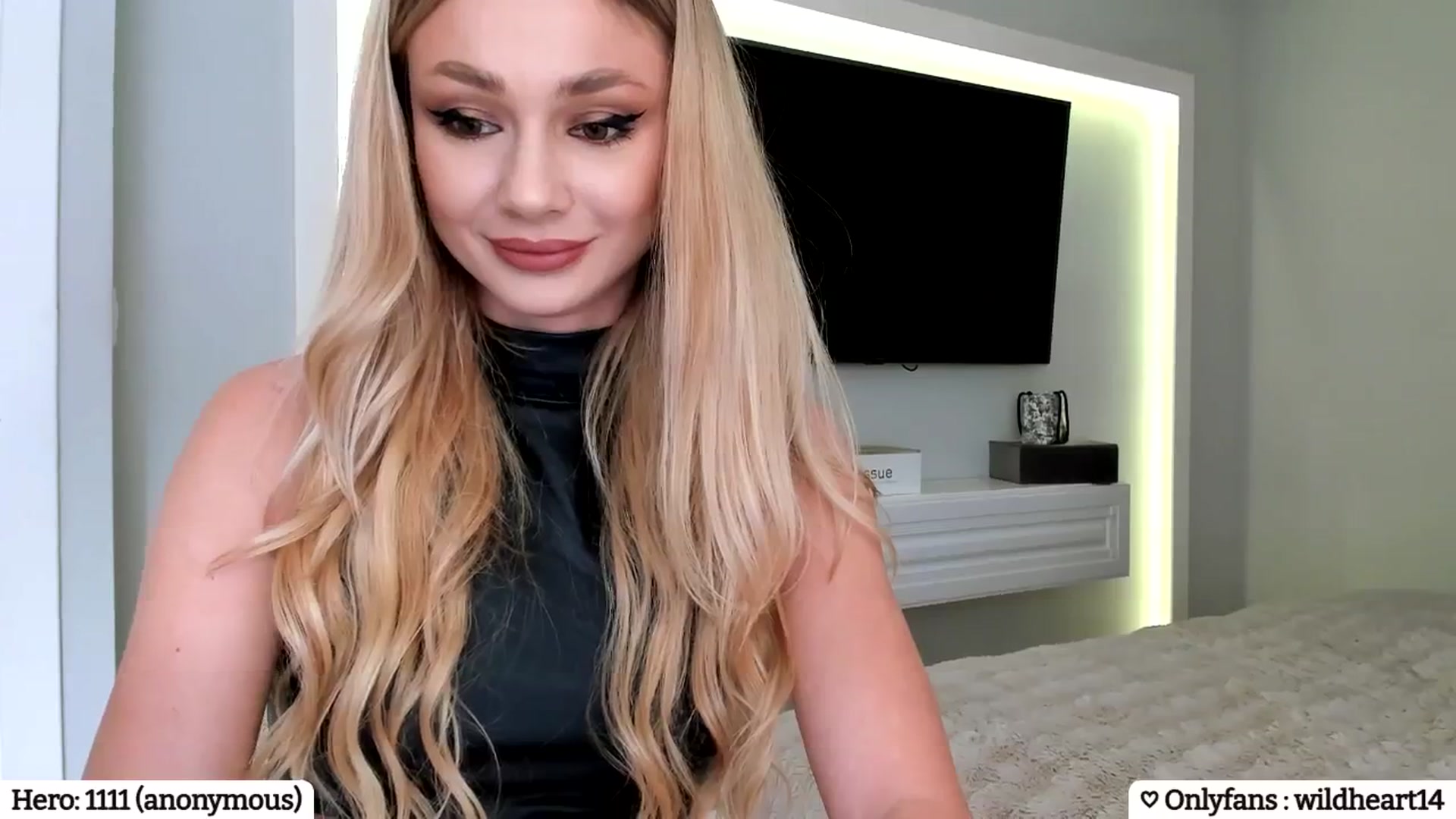 Gallery image thumbnail from Yveline's myfreecams stream on, 02/07/2025, 20:12 image 16 of 20