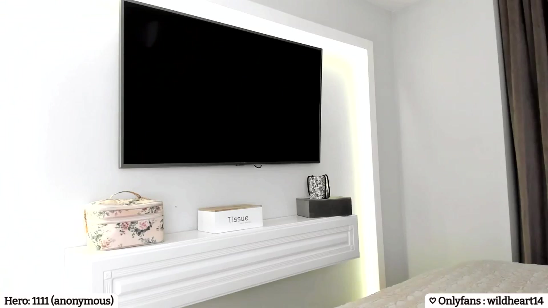 Gallery image thumbnail from Yveline's myfreecams stream on, 02/07/2025, 20:12 image 13 of 20