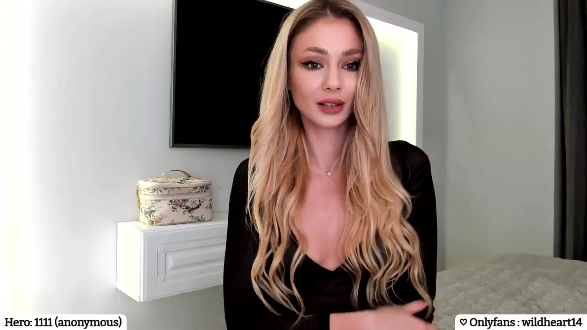 Gallery image thumbnail from Yveline's myfreecams stream on, 02/07/2025, 22:00 image 15 of 20