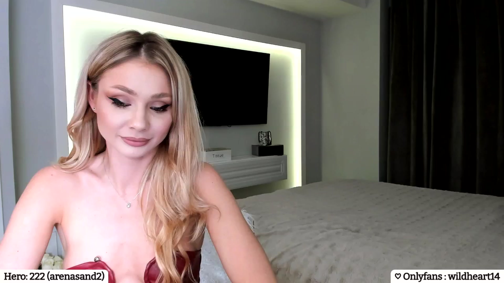 Gallery image thumbnail from Yveline's myfreecams stream on, 02/08/2025, 17:38 image 15 of 20