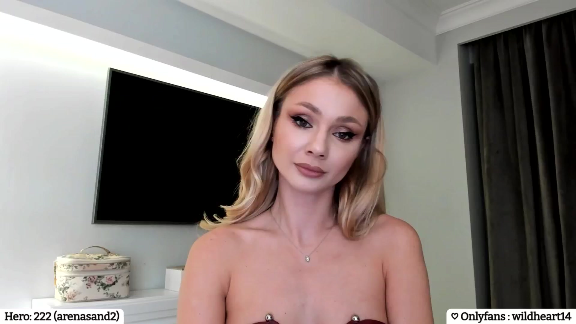 Gallery image thumbnail from Yveline's myfreecams stream on, 02/08/2025, 17:38 image 17 of 20