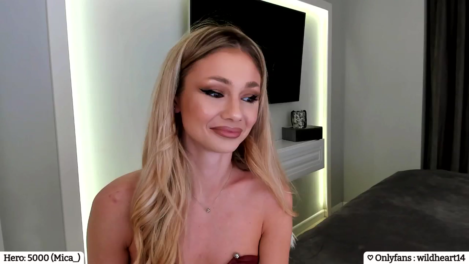 Gallery image thumbnail from Yveline's myfreecams stream on, 02/14/2025, 24:36 image 15 of 20