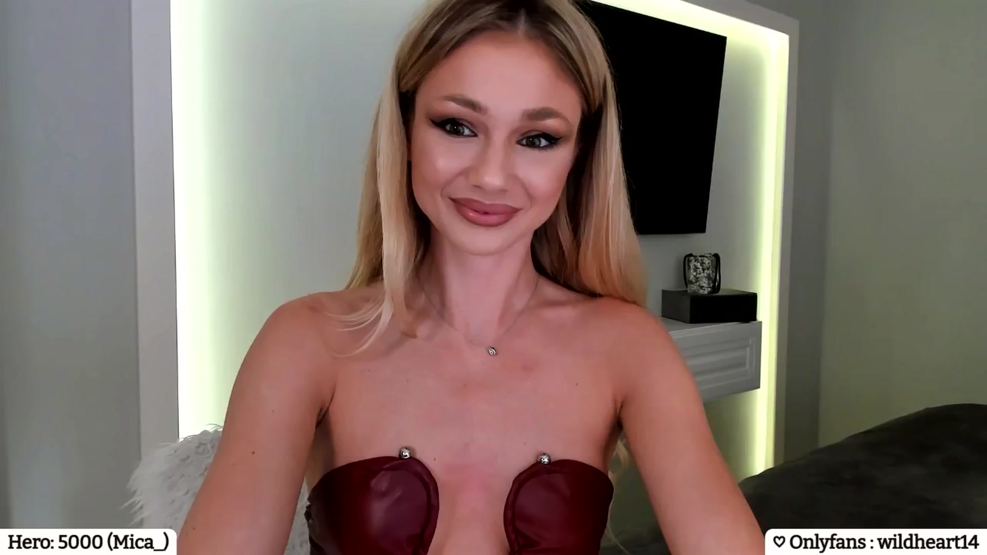Gallery image thumbnail from Yveline's myfreecams stream on, 02/14/2025, 24:36 image 18 of 20