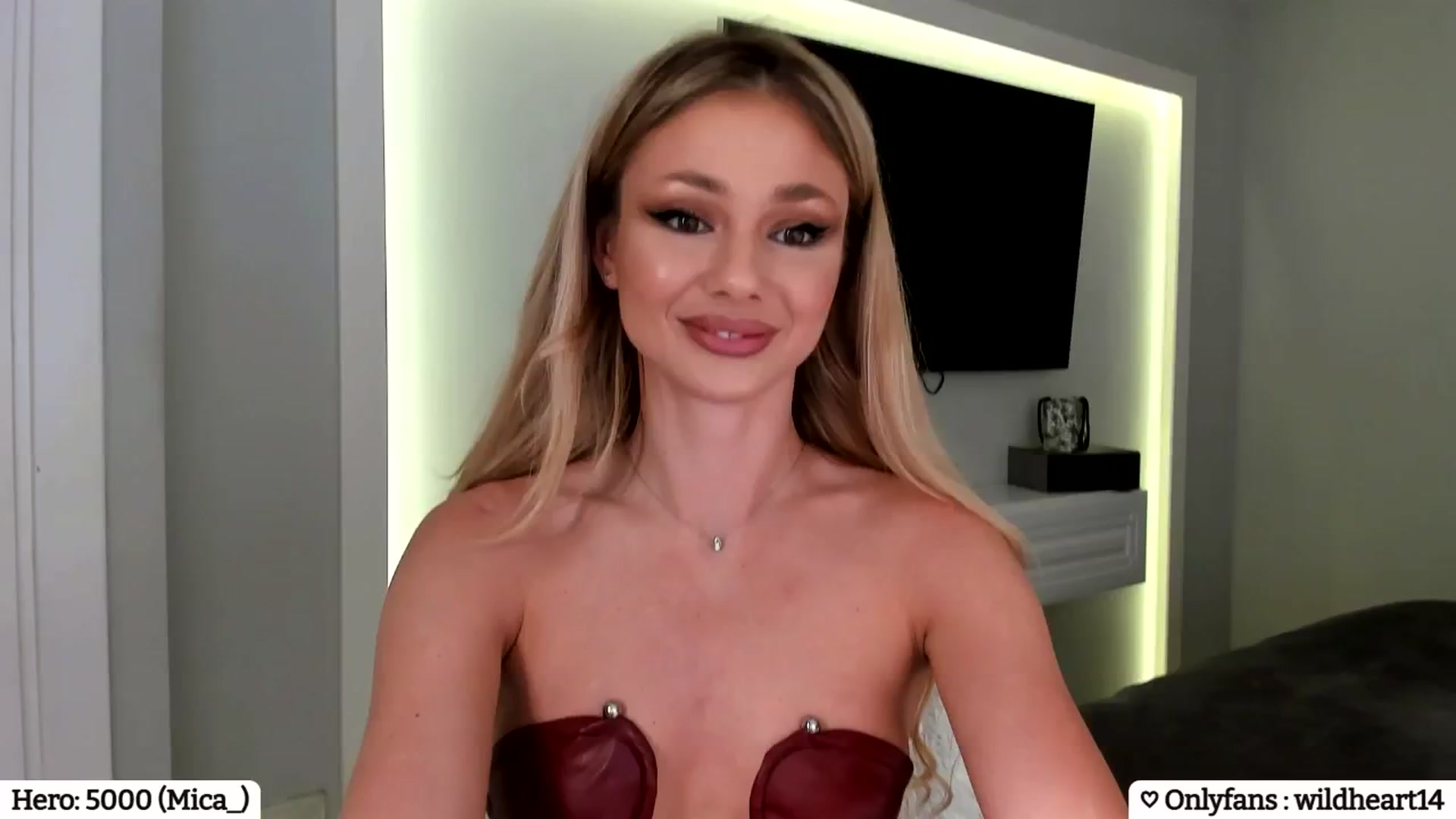 Gallery image thumbnail from Yveline's myfreecams stream on, 02/14/2025, 24:36 image 19 of 20