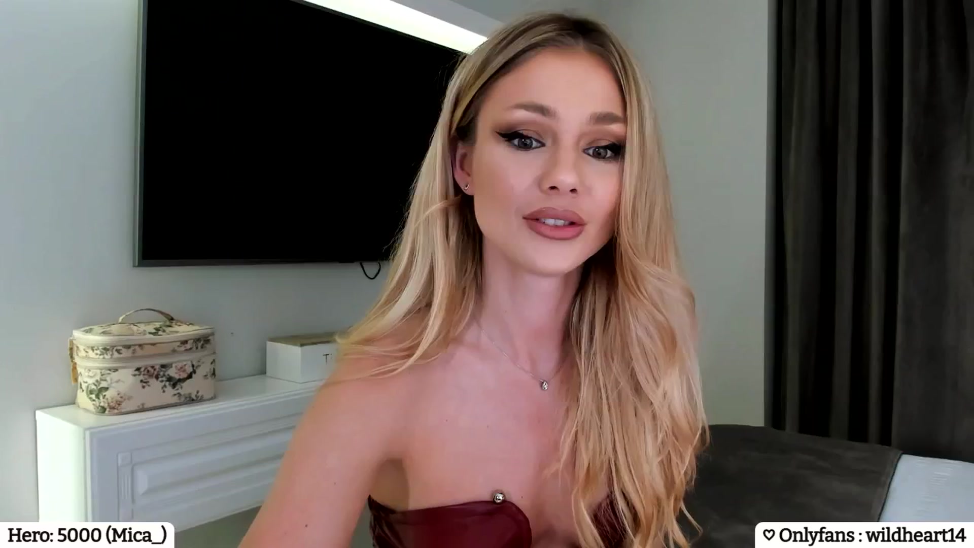 Gallery image thumbnail from Yveline's myfreecams stream on, 02/14/2025, 01:04 image 4 of 20