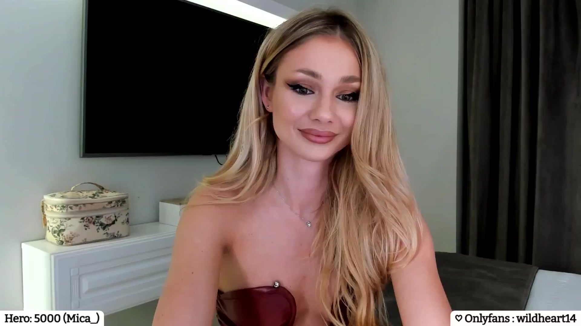 Gallery image thumbnail from Yveline's myfreecams stream on, 02/14/2025, 01:04 image 3 of 20