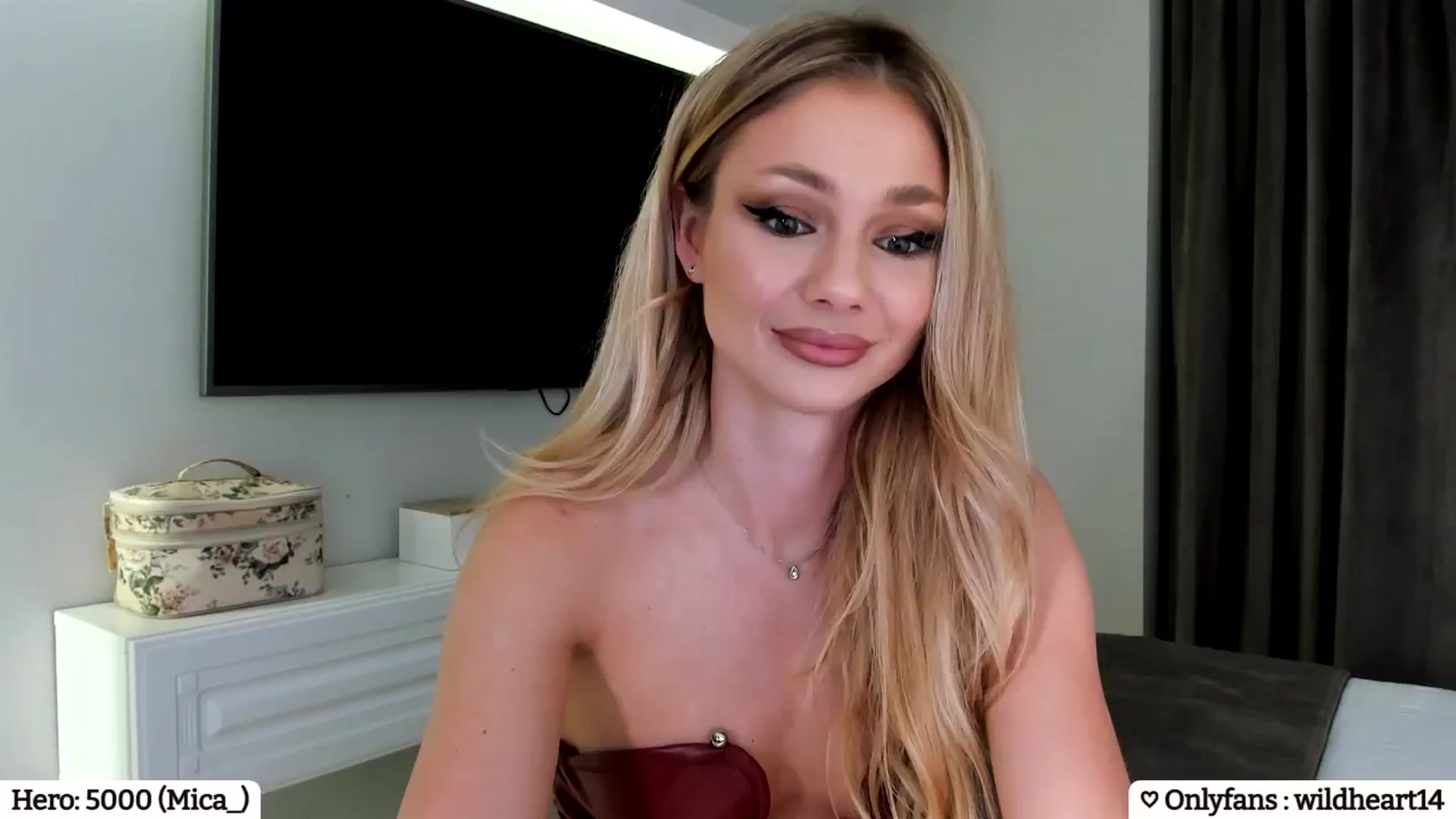 Gallery image thumbnail from Yveline's myfreecams stream on, 02/14/2025, 01:04 image 2 of 20