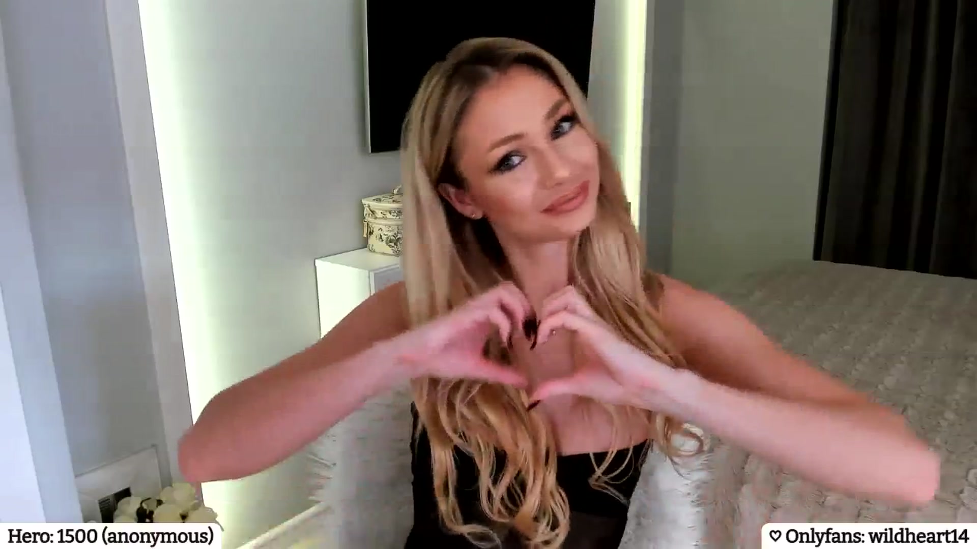 Gallery image thumbnail from Yveline's myfreecams stream on, 02/19/2025, 21:54 image 5 of 20
