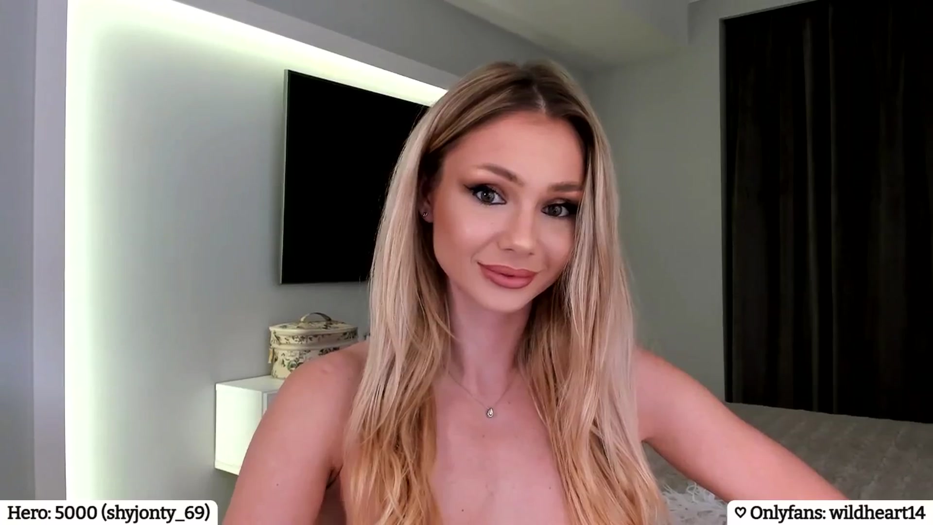 Gallery image thumbnail from Yveline's myfreecams stream on, 02/19/2025, 21:54 image 20 of 20