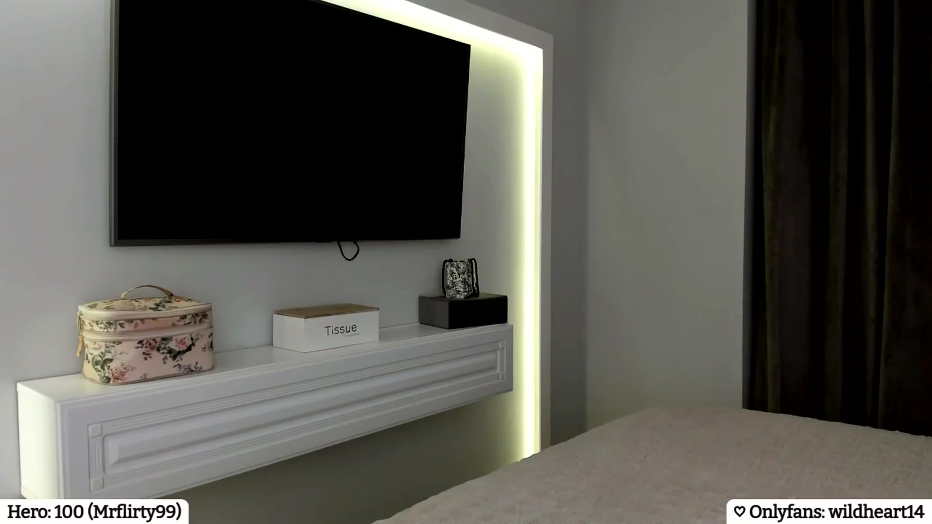 Gallery image thumbnail from Yveline's myfreecams stream on, 02/21/2025, 22:26 image 10 of 20