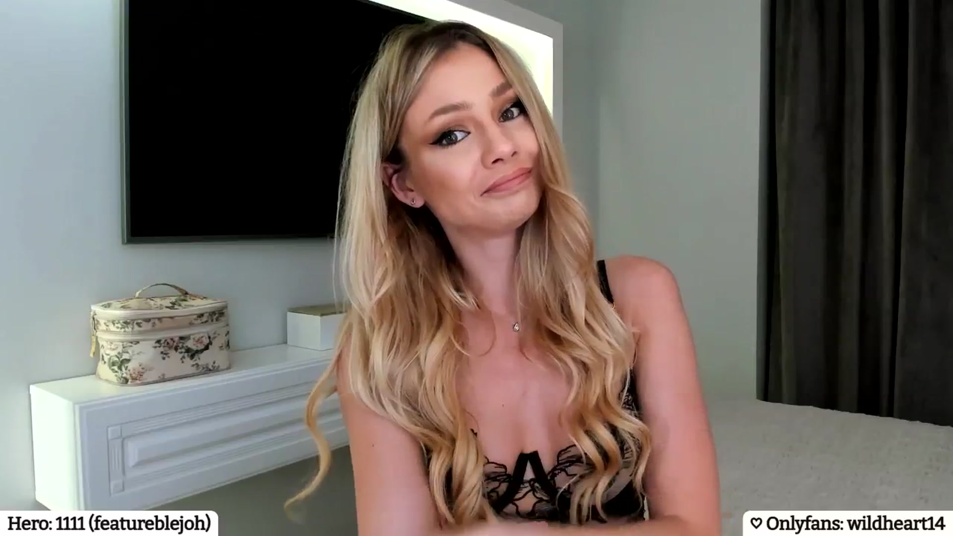 Gallery image thumbnail from Yveline's myfreecams stream on, 02/21/2025, 22:26 image 18 of 20
