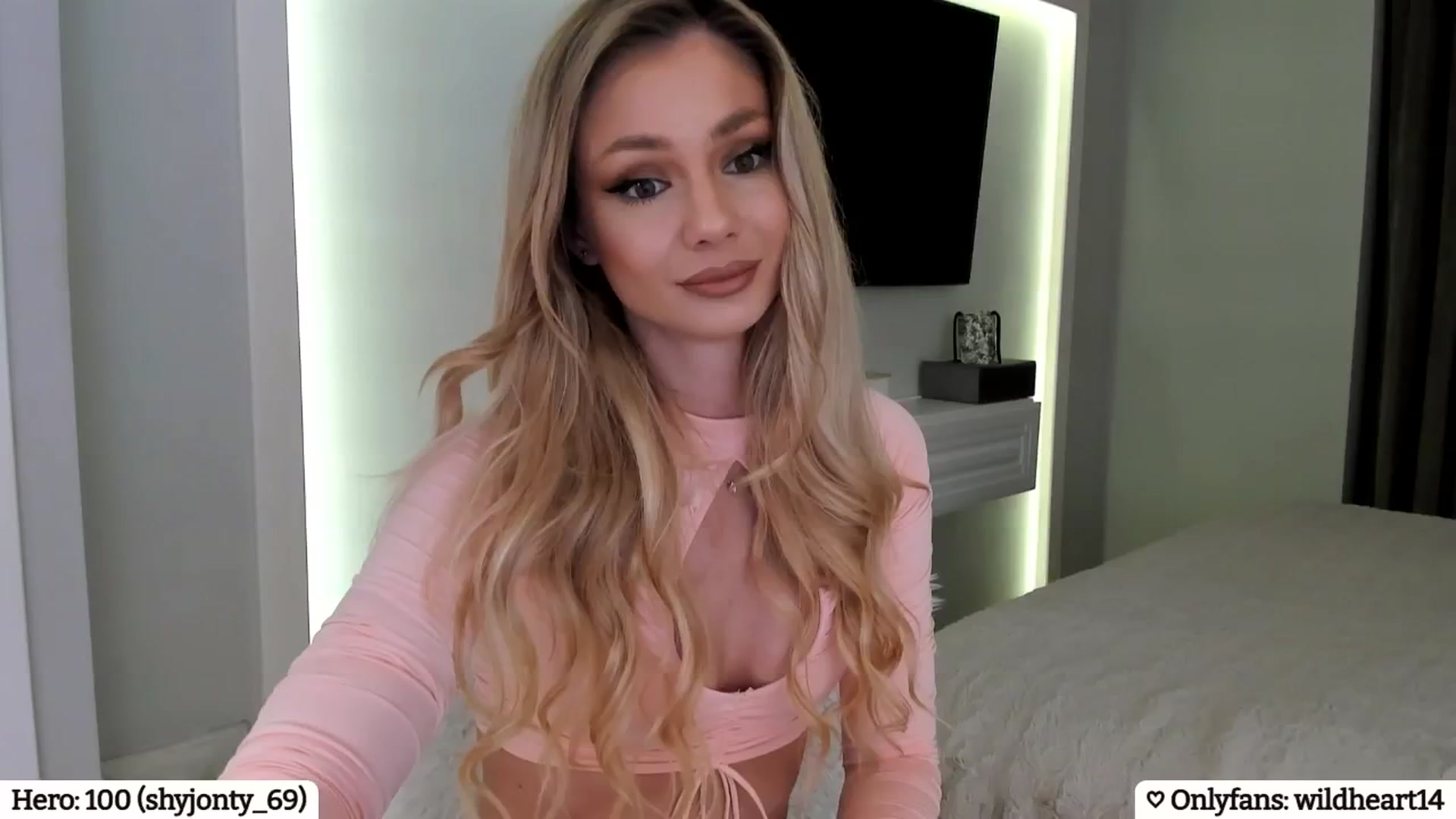 Gallery image thumbnail from Yveline's myfreecams stream on, 02/27/2025, 18:19 image 8 of 20