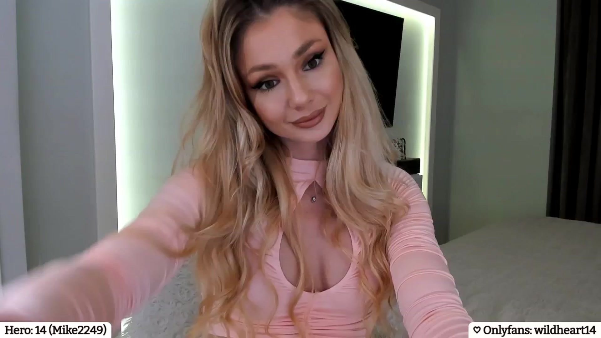 Gallery image thumbnail from Yveline's myfreecams stream on, 02/27/2025, 18:19 image 4 of 20