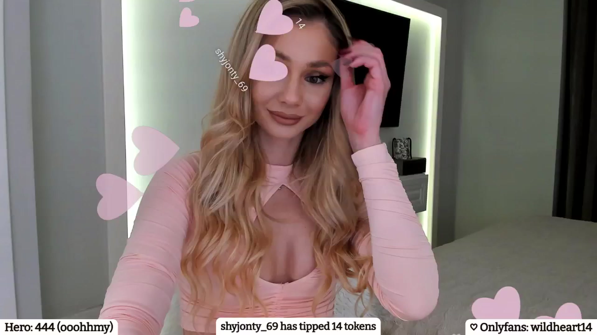 Gallery image thumbnail from Yveline's myfreecams stream on, 02/27/2025, 18:19 image 17 of 20