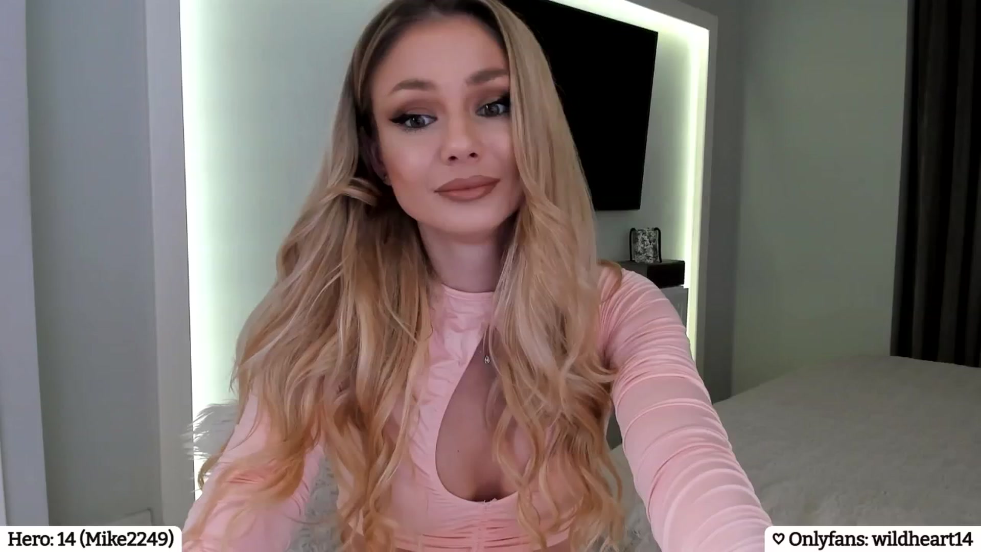 Gallery image thumbnail from Yveline's myfreecams stream on, 02/27/2025, 18:19 image 3 of 20