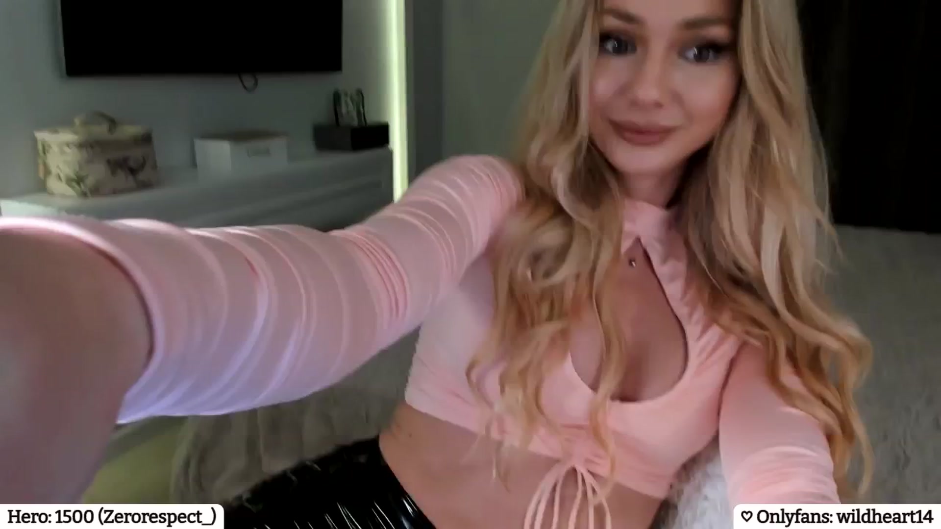 Gallery image thumbnail from Yveline's myfreecams stream on, 02/27/2025, 21:37 image 18 of 20